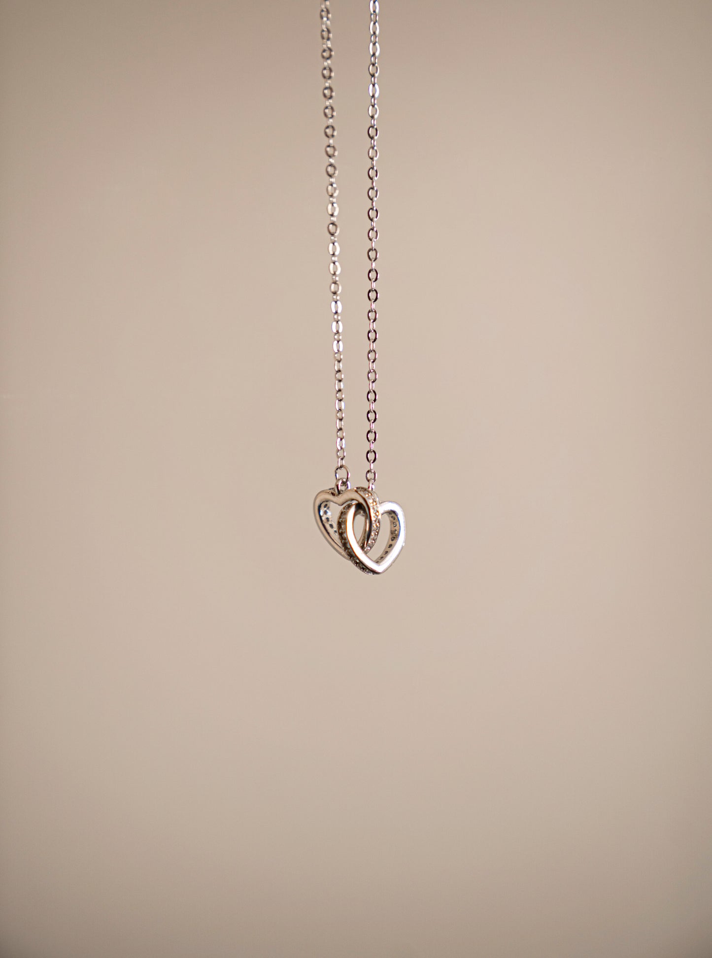 ¡El regalo perfecto para Mamá! Collar de Corazones Entrelazados