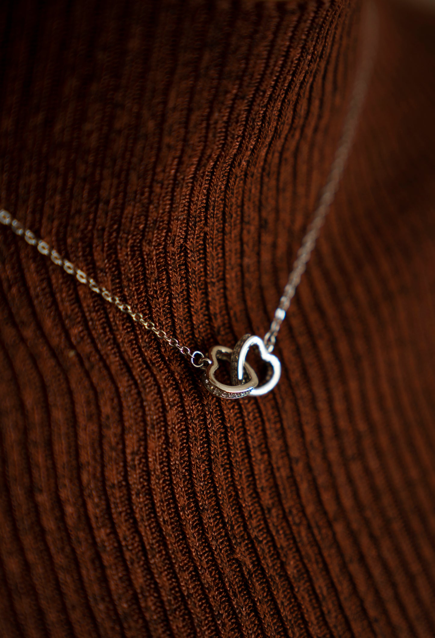 ¡El regalo perfecto para Mamá! Collar de Corazones Entrelazados