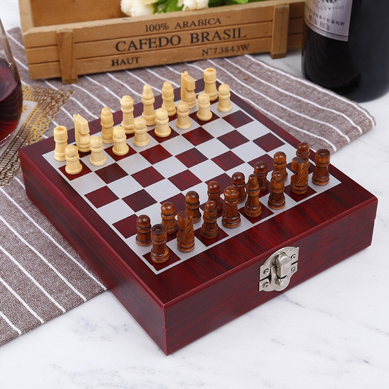 Set de Accesorios de Vino y Ajedrez con Guía de Maridaje Perfecto: El Regalo Original para Hombre
